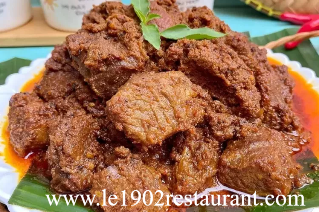 Rendang Padang Sajian Lezat dari Sumatera Barat yang Mendunia